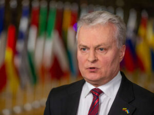 Litva prezidenti Baltik dənizində şübhəli gəmiləri izləməyə çağırıb