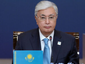 Qazaxıstan prezidenti hökumətdən total qənaət tələb edib