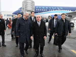 Əli Əsədov Almatıda beynəlxalq forumda iştirak edir