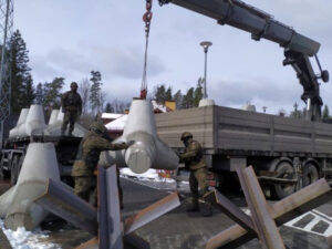 Polşa Belarusla sərhəddə “Kremlin diktəsi ilə” təxribatlar gözləyir