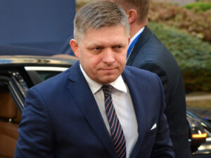 Slovakiyanın baş naziri Zelenskinin qaz tranziti ilə bağlı “macəralarına” dözməkdən imtina edib