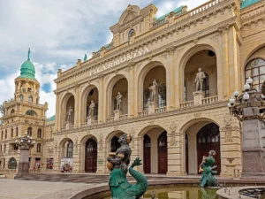 Gəncə Dövlət Filarmoniyasının binası çökür