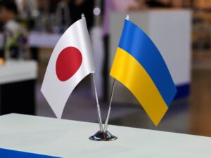 Yaponiya Ukraynaya hərbi texnika və yük maşınlarını təhvil verəcək