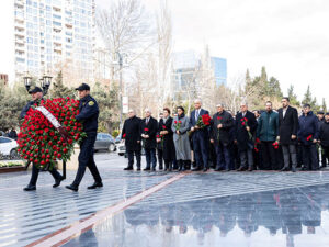 “Azərsun Holdinq” rəhbərliyi Xocalı abidəsini ziyarət edib – Fotolar