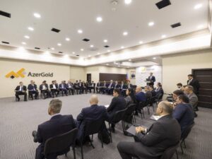 “AzerGold” qeyri-filiz faydalı qazıntı yataqları ilə bağlı seminar keçirib