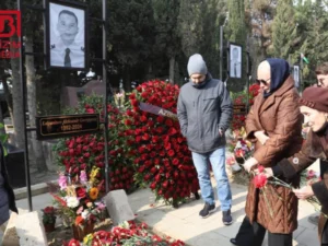 AZAL təyyarəsində həlak olanların 40 mərasimi keçirilib