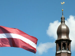 Rusiya səfirliyi Latviya iqtisadiyyatındakı durğunluğun səbəbini açıqlayıb