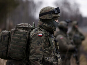 Polşa mülki hava limanlarını hərbi ehtiyaclar üçün hazırlamağa başlayıb