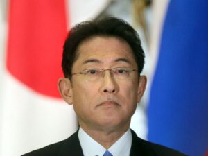 Yaponiya prokuroru baş nazirə sui-qəsdçiyə 15 il həbs cəzası istəyib