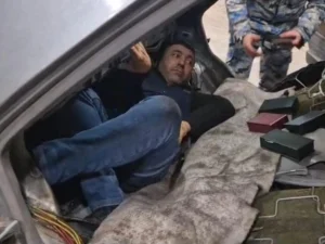 Axtarışda olan şəxs ölkədən qeyri-adi üsulla qaçmaq istədi