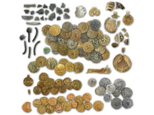 Alimlər qədim xəzinədə şeytanın pulunu tapdılar