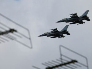 Polşa prezidentinə Kiyevə Polşa MiQ-29 qırıcı təyyarələrinin köçürülməsi planları barədə məlumat verilməyib Polşa prezidentinə Kiyevə Polşa MiQ-29 qırıcı təyyarələrinin köçürülməsi planları barədə məlumat verilməyib