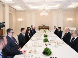 İlham Əliyevin Şimali Makedoniya prezidenti ilə lanç əsnasında geniş tərkibdə görüşü olub