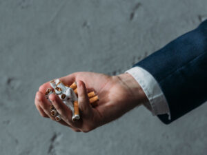 Siqaretlər antibiotikləri faydasız edir