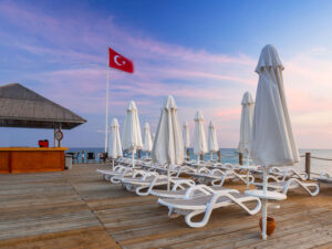 Türkiyə saxta spirtli içkilərə görə rusiyalı turistlərin sayında azalma olduğunu etiraf edir