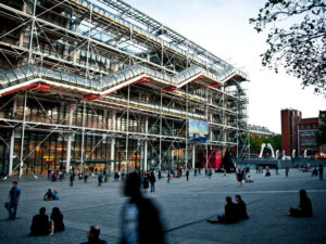 Məşhur Paris Muzeyi çoxillik təmir üçün bağlanıb