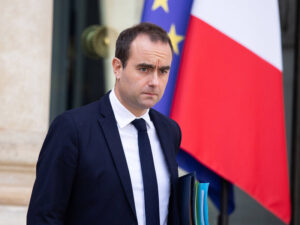 Fransanın müdafiə naziri Ukraynanı demilitarizasiya etməkdən imtina edib