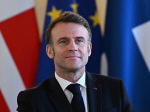 Makron Trampın NATO üzvləri ilə bağlı şübhələrinə cavab verib