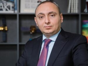 Rəqəmsal inkişaf və nəqliyyat nazirinə yeni müavin təyin edildi