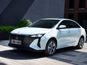 Çin sedanı Livan S6 Pro-nun çatışmazlıqlarını açıqlanıb