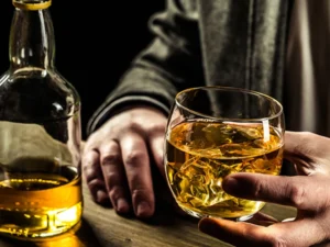 Bakıda həbsdən çıxmış şəxs viskiyə görə yenidən saxlanılıb