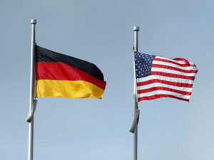 Politoloq ABŞ-ın qızıl ehtiyatlarını Almaniyaya qaytaracağını deyir