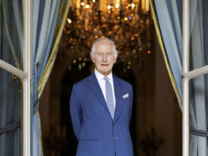 Britaniya kralı xərçəng xəstəliyinə görə yenidən xəstəxanaya yerləşdirilib