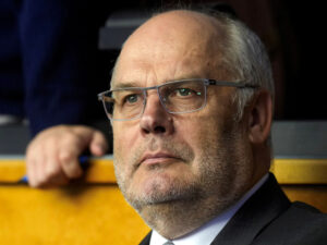 Estoniya prezidenti ölkə sakinlərinin bir hissəsini səsvermə hüququndan məhrum edib