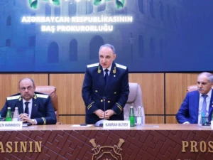 Xanlar Vəliyev təqaüdə göndərildi