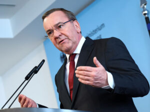 Almaniya ABŞ-la münasibətlərdə “yeni gözlənilməzlikdən” şikayətlənib