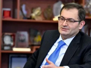 Aparat rəhbəri işdən çıxarılıb