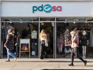 İngiltərədə heyvanlara ağrıkəsici dərman verən baytar həkimi işdən çıxarıblar