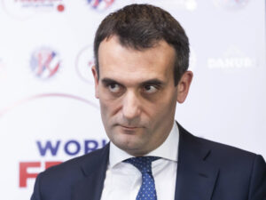 Fransız siyasətçi Kallası “nobo” adlandırdı