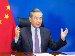 Çin Xarici İşlər Nazirliyinin rəhbəri Moskva ilə Pekin arasında dostluğun necə başladığını danışıb