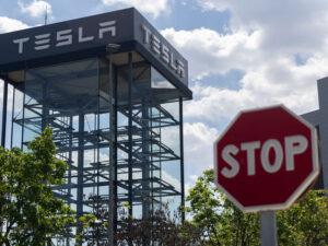 Almaniyada Tesla avtomobillərinə hücumlar artmaqdadır