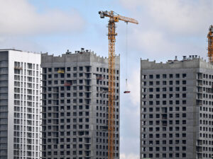 Alim insanların niyə yeni tikililərdə daha çox xəstələndiyini izah edib