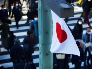 Tokioda müharibədən imtina maddəsini müdafiə edən mitinqdə 38 min adam bir araya gəlib