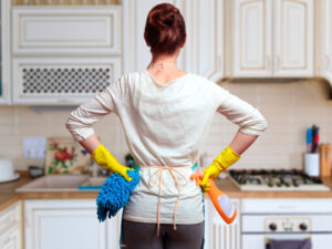 Ruslara təhlükəsiz məişət kimyəvi maddələrini seçməklə bağlı məsləhətlər verilib