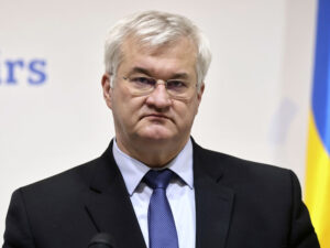 Ukraynanın xarici işlər naziri Rusiyanın hərəkətlərini ABŞ-ı “açıq-aşkar istehza” adlandırıb