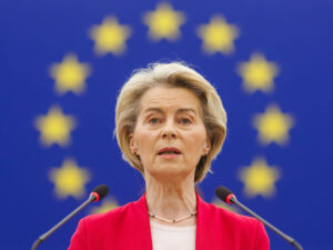 Avropa Komissiyası bildirib ki, Aİ Ukraynanın üzvlük prosesini sürətləndirməlidir