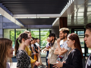 Alimlər insanların daha çox kimə rəğbət bəslədiyini müəyyən ediblər