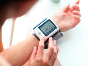 Alimlər hipertoniyanın müalicəsi üçün yenilənmiş tövsiyələr təqdim ediblər