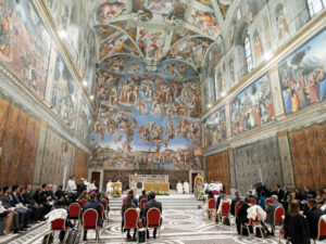 Vatikan kardinalları yeni Papa seçməyə başlayıb