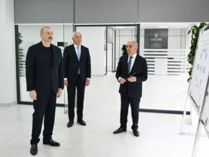 İlham Əliyev Laçın Elektrik Şəbəkəsi Rəqəmsal İdarəetmə Mərkəzinin açılışında iştirak edib