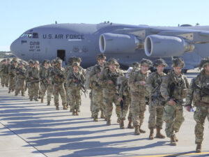Yaxın Şərqdəki ABŞ qüvvələri yüksək hazırlıq vəziyyətinə gətirilib