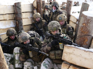 Fransa ölkənin Rusiya ilə münaqişədə iştirakını etiraf edir