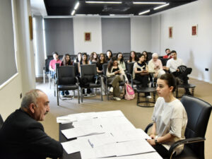 Gənclərə fotoqrafiya üzrə təlim kursu keçirilir