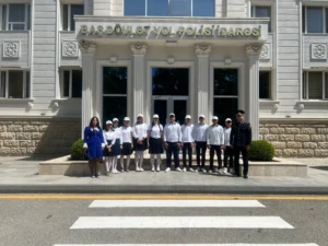 Dövlət Yol Polisi uşaqları təbrik edib