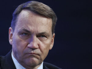 Polşanın xarici işlər naziri: “Putin nəhəngi oyandırdı”