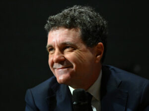 Rumıniya Prezidenti İnternet Məhdudiyyətləri Tətbiq etmək Planlarını Elan Edib